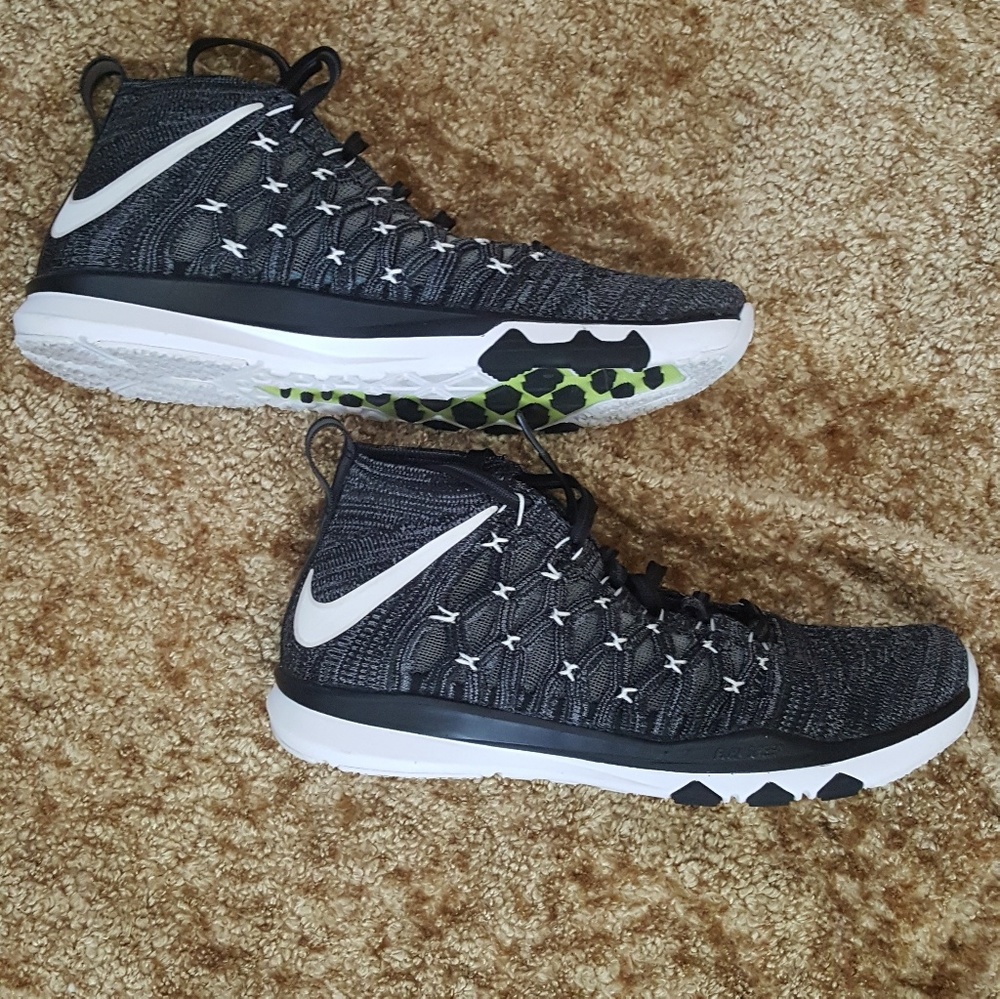 Nike Flyknit Training Shoes